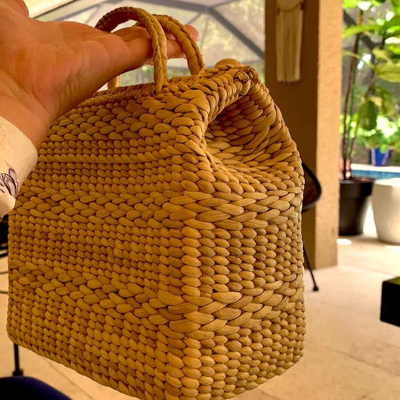 Vintage Woman’s Wicker Handbag - Picture 12 of 14